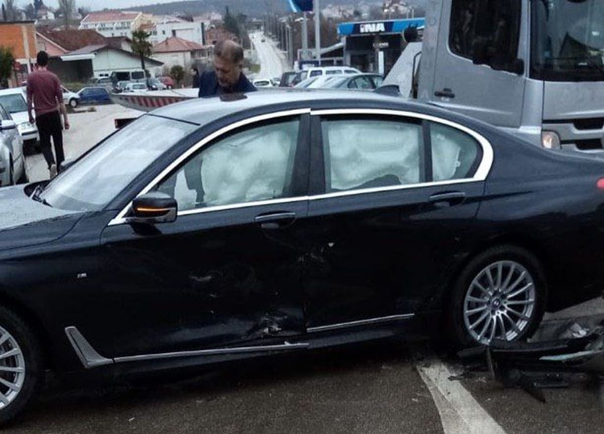 UNIŠTEN BMW Zdravko Mamić doživio prometnu nesreću