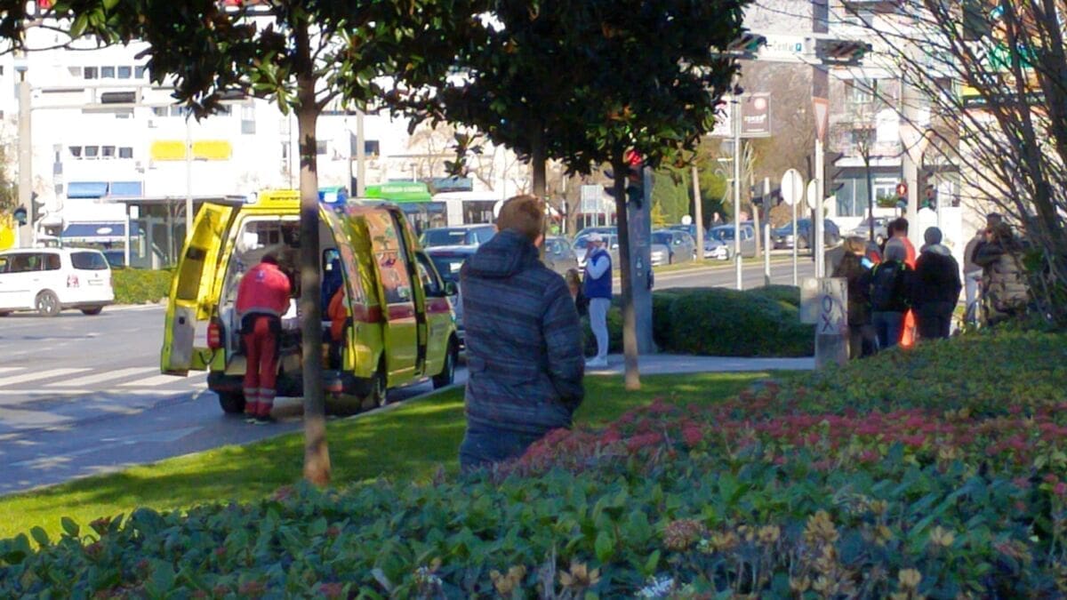 Oborena pješakinja u Ulici Domovinskog rata, hitno je prevezena u splitsku bolnicu