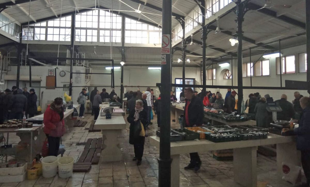 SPLIĆANI POHRLILI NA PEŠKARIJU Treba se detoksirati nakon blagdana, evo što je najbolje za to