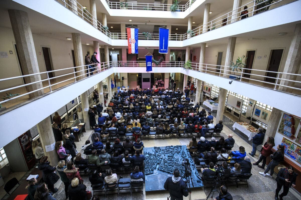 potpisivanje_stipendija_(1)