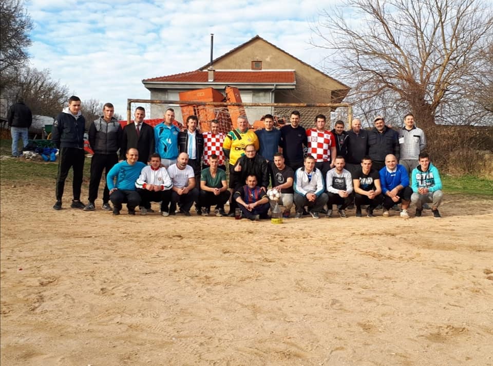 TRADICIJA DUGA NEKOLIKO DESETLJEĆA Utakmica Starih i Mladih na Šemuši, kultnom mjestu triljskog kraja