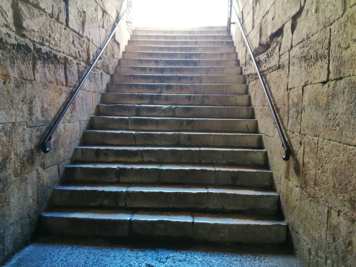 STRUČNJAK NUDI RJEŠENJE Najopasnije stepenice u Splitu vrlo su kliske i strme