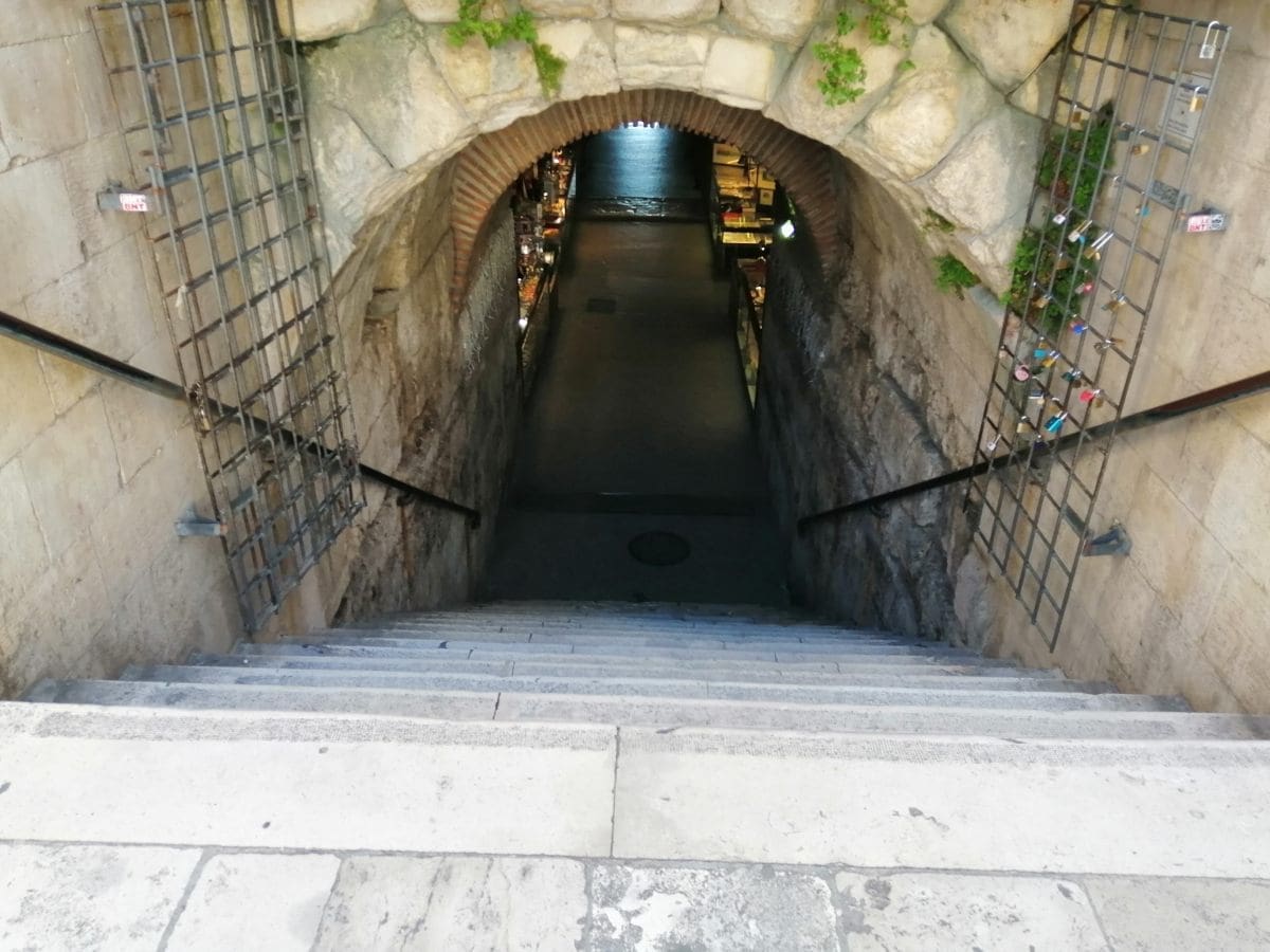 skale-dioklecijanovi-podrumi2