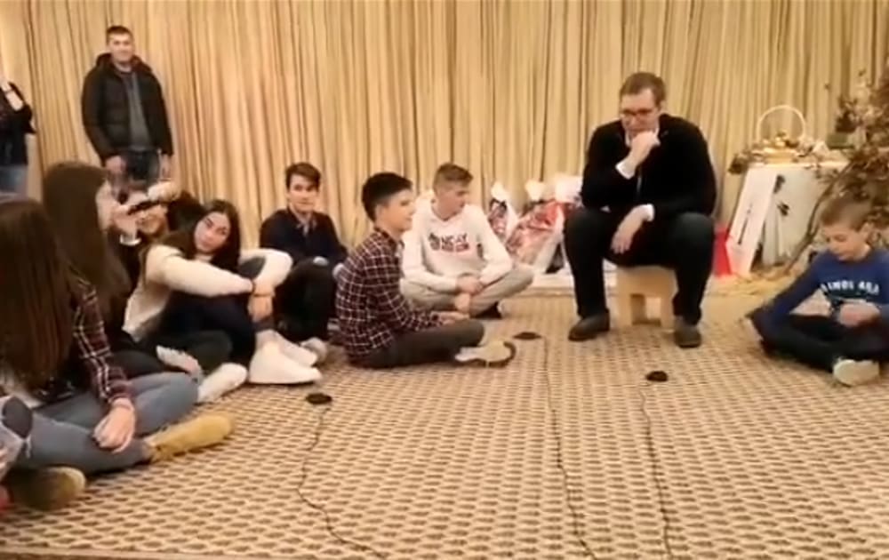 Vučić primio djecu iz Hrvatske: Razgovarali o Putinu i Crvenoj zvezdi