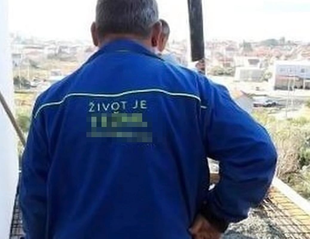 Poruka na majici jednog bauštelca nasmijala društvene mreže