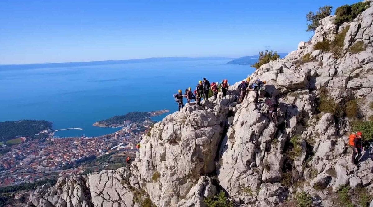 BISTE LI SE USUDILI "VISITI" NA RUBU LITICE? Ovaj video s Biokova pokazuje svu ljepotu planine, ali i ulijeva strahopoštovanje