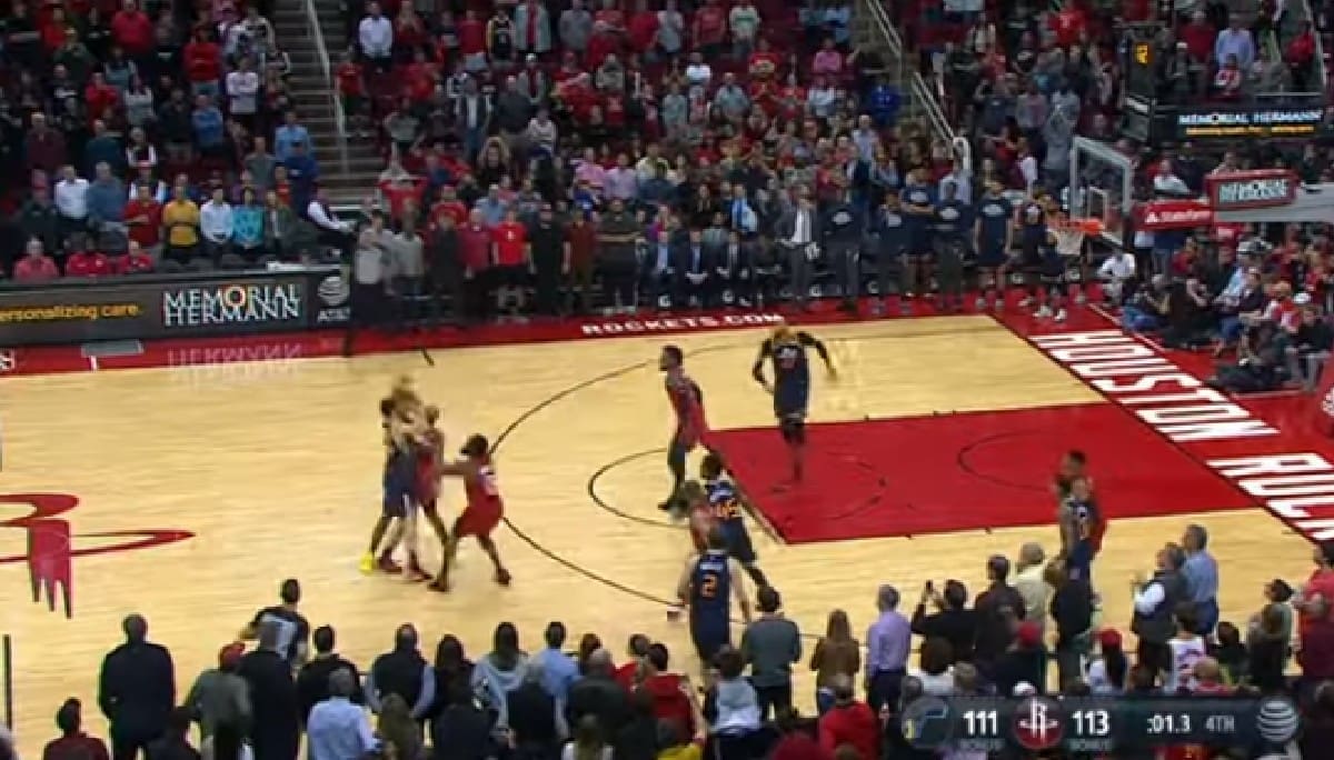 NBA liga: Čudesna trica Bojana Bogdanovića sa zvukom sirene