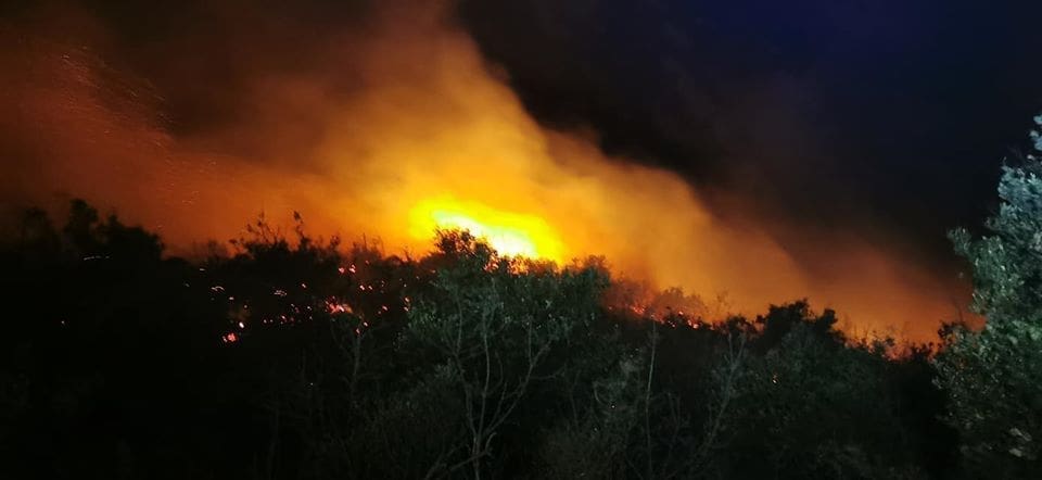 DRAMATIČNA NOĆ NA BRAČU Herojskim naporima obuzdana vatra: "Bura je nosila ljude, čudom smo ugasili požar"