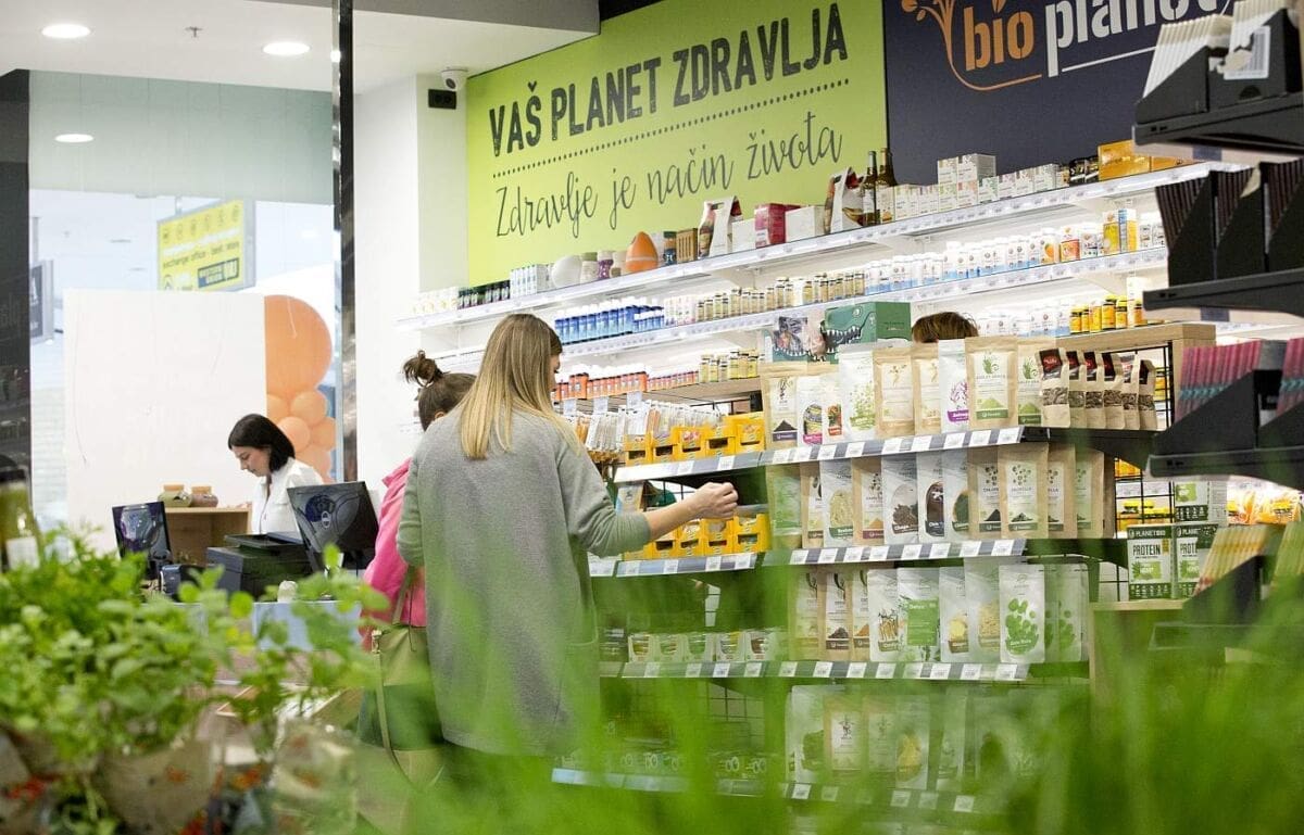 Prioritetna dostava starijim osobama: Bio planet nudi dostavu svježih namirnica do Vašeg doma