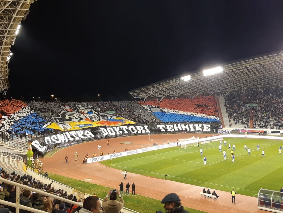 derbi-torcida-baklje(1)