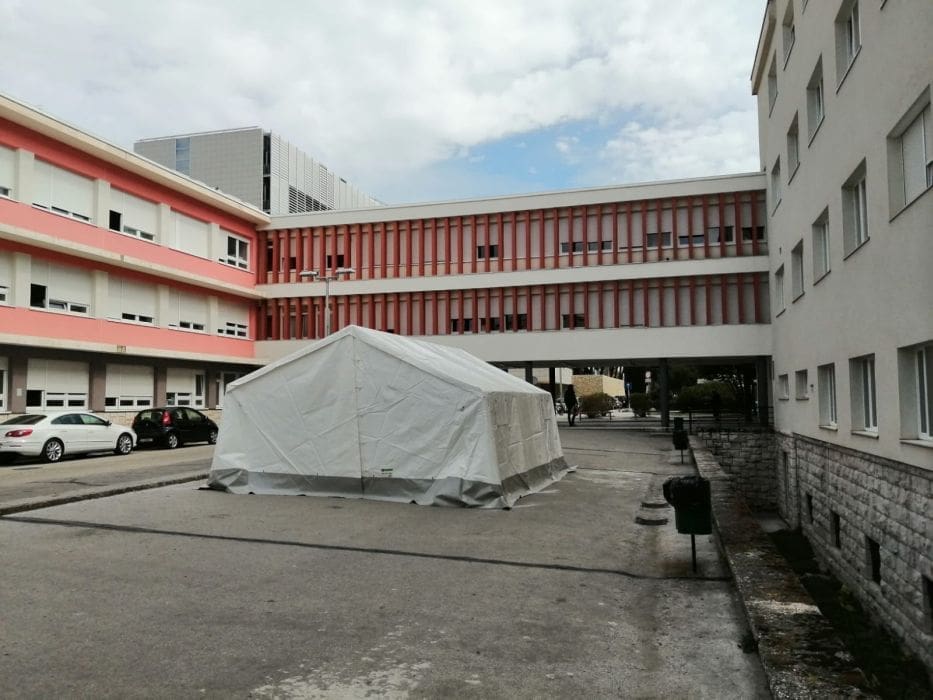 NOVI TRIJAŽNI PUNKT Nakon Križina, ispred KBC Firule postavljen šator