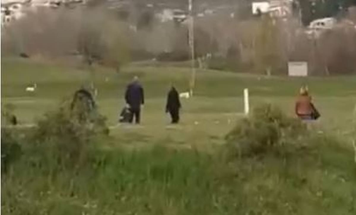 MUĆNITE GLAVOM, MISLITE NA DRUGE AKO NEĆETE NA SEBE Splitsko golf igralište ni danas nije bilo prazno