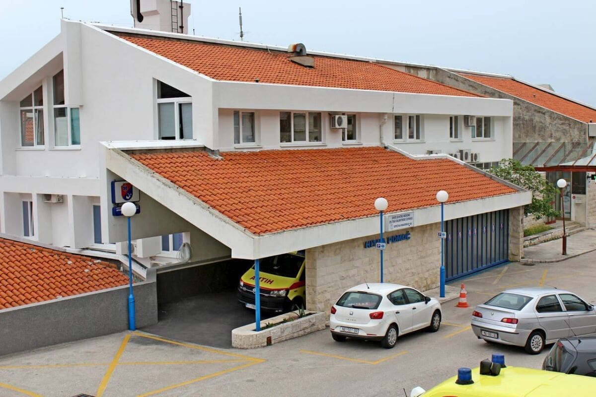 APEL VODITELJA ISPOSTAVE HITNE MEDICINE POMOĆI MAKARSKA Hitna služba je samo za hitna stanja, ne dolazite zbog dišnih infekcija