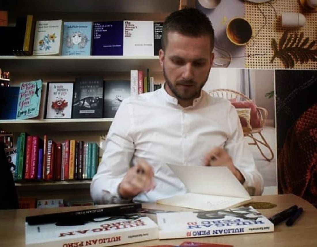 KNJIŽEVNIK VELIKOG SRCA Hit roman ustupio potpuno besplatno: "Da vam barem malo vremena prođe na način da misli odu negdje daleko"