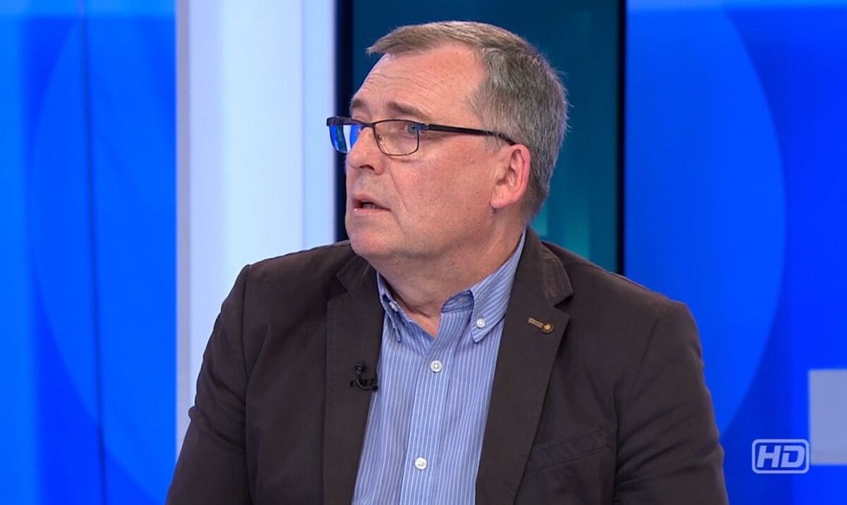 KRIVULJA BROJA OBOLJELIH RASTE Capak: "O našem ponašanju ovisi koliko će strma biti krivulja, efekt mjera koje smo uveli vidjet će se kroz nekoliko dana"