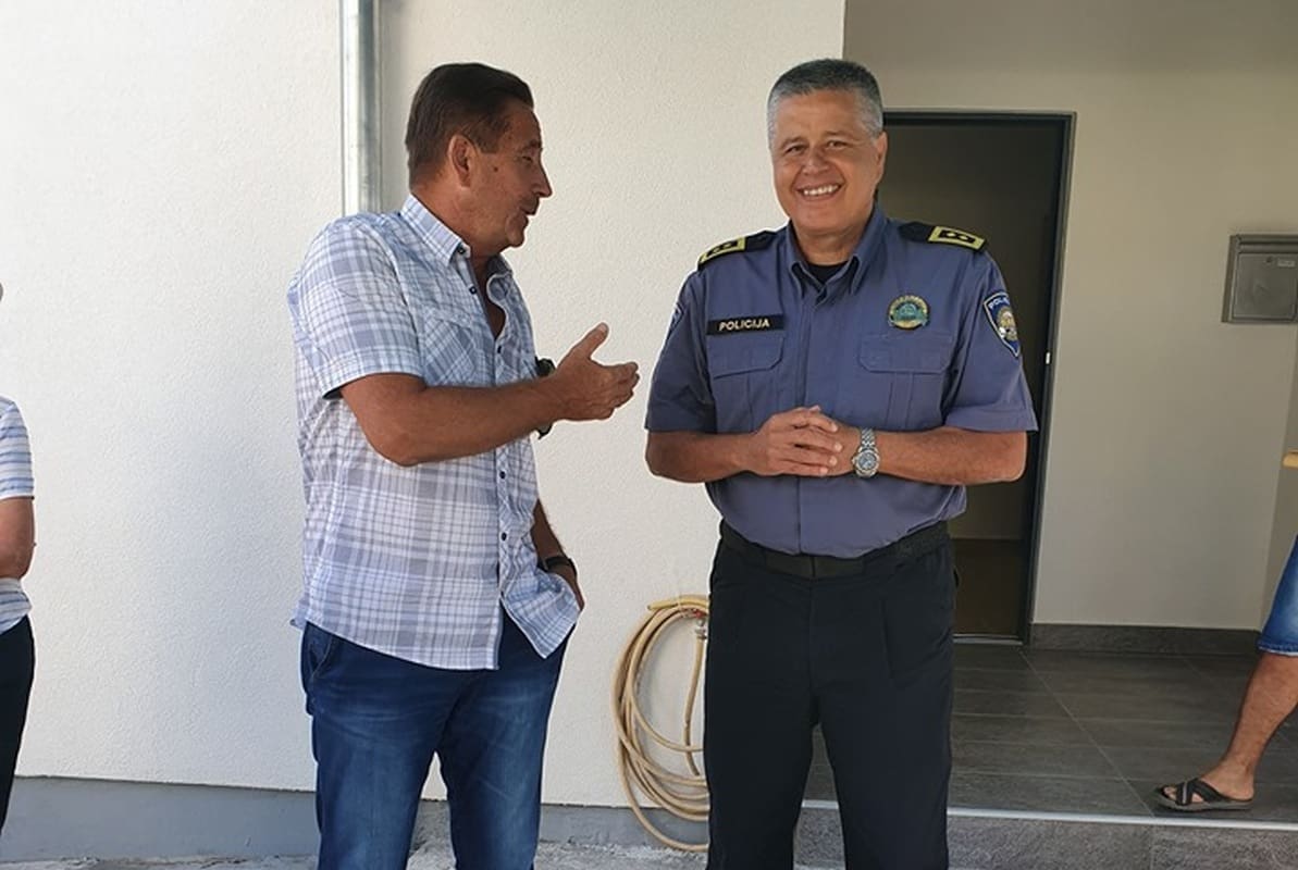 Muškarac u Primoštenu skidao metalne ograde pa ih prodavao u Trogiru