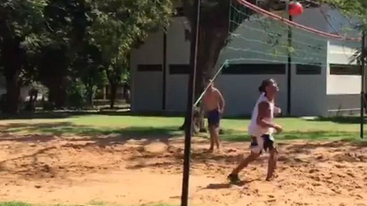 UŽIVA U ZATVORU Pojavila se nova snimka, evo kako Ronaldinho provodi dane iza rešetaka