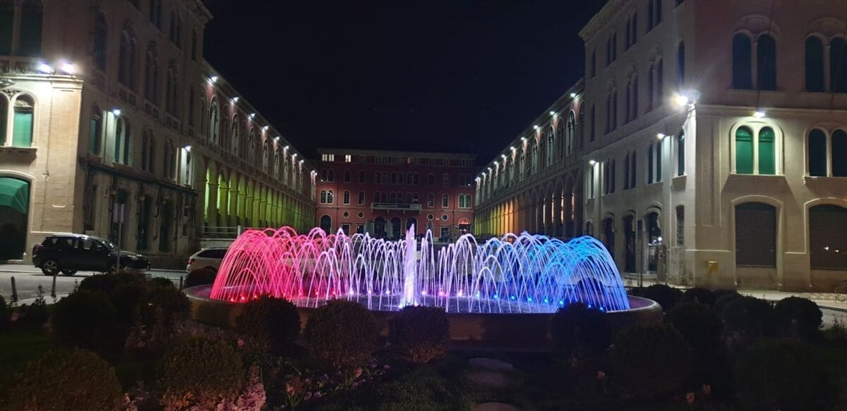 FONTANA U HRVATSKIM BOJAMA Simbol zajedništva u teškim trenutcima