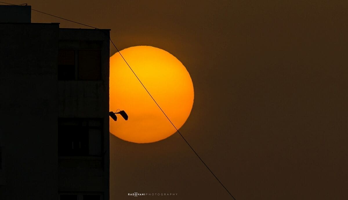 "PUSTINJSKI" ZALAZAK SUNCA, PRIZORI ZA PAMĆENJE Higijenski: "Prirodna pojava, zrak odavno nije bio kvalitetniji!"