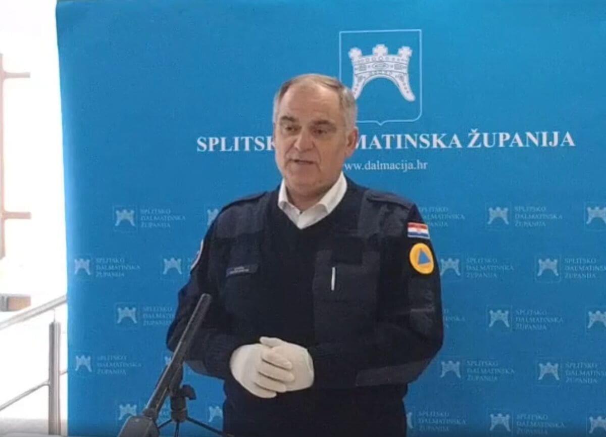 NAJNOVIJE INFORMACIJE Pratite konferenciju za medije županijskog Stožera civilne zaštite: U županiji 14 oboljelih, u Splitu 8