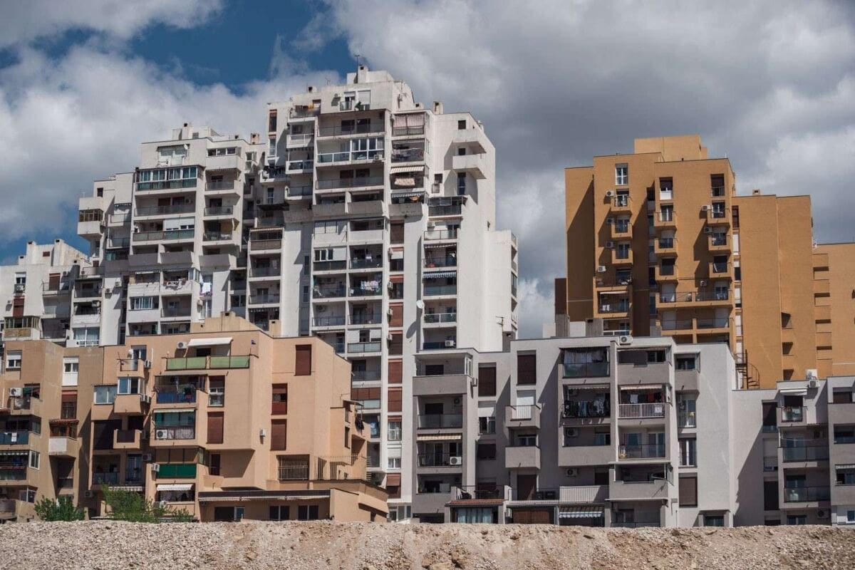 POLITIČKA DRAMA NA MERTOJAKU Građani ispaštaju, problemima se ne nazire kraja. HDZ-ovka za Dalmaciju Danas: "Neka se vijećnik Centra napokon pojavi na sjednici"