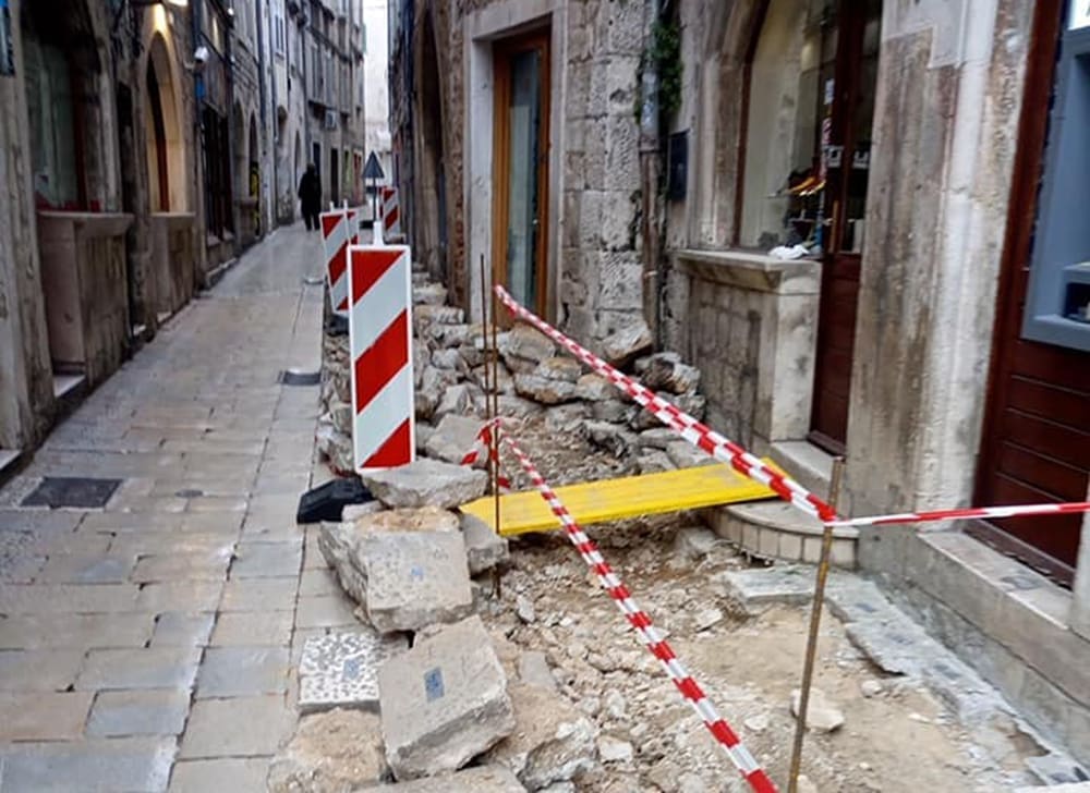 SPLIĆANI KAZNENO PRIJAVILI IZVOĐAČA RADOVA "Počinjen je kulturocid, a nadležne službe spavaju"