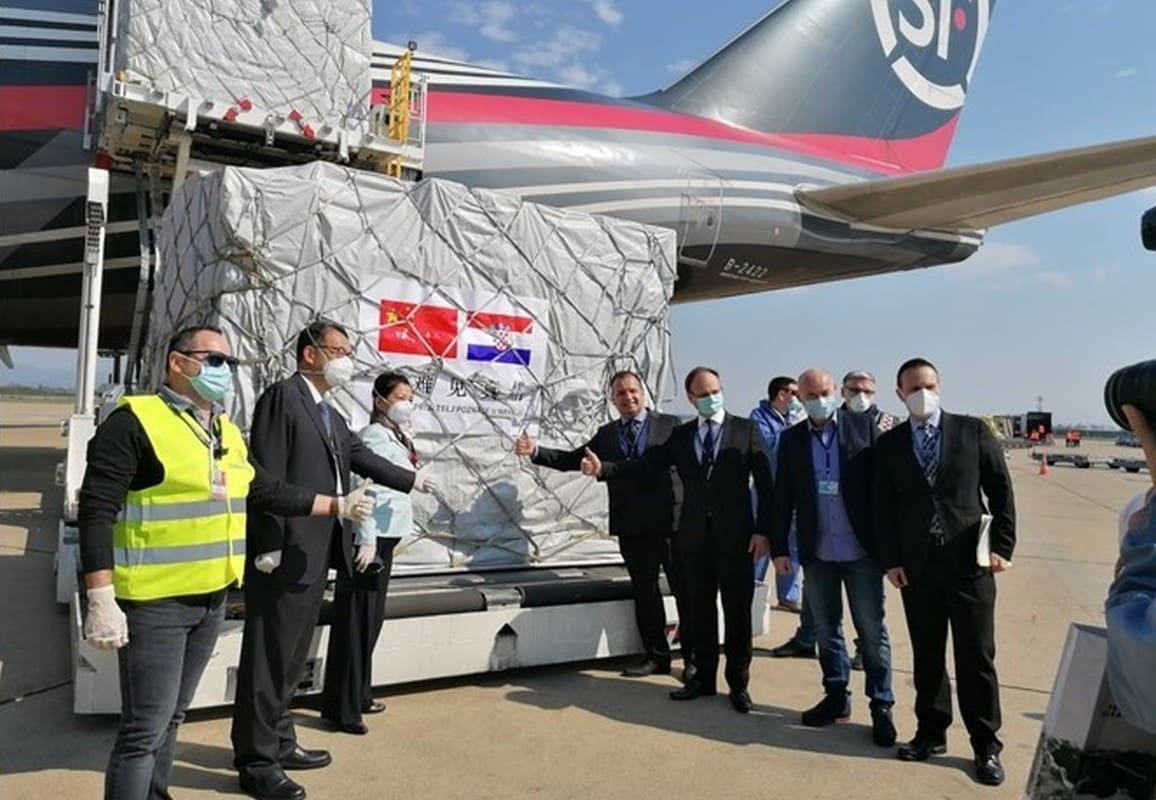 Iz Kine stigao zrakoplov sa 60 tona zaštitne opreme