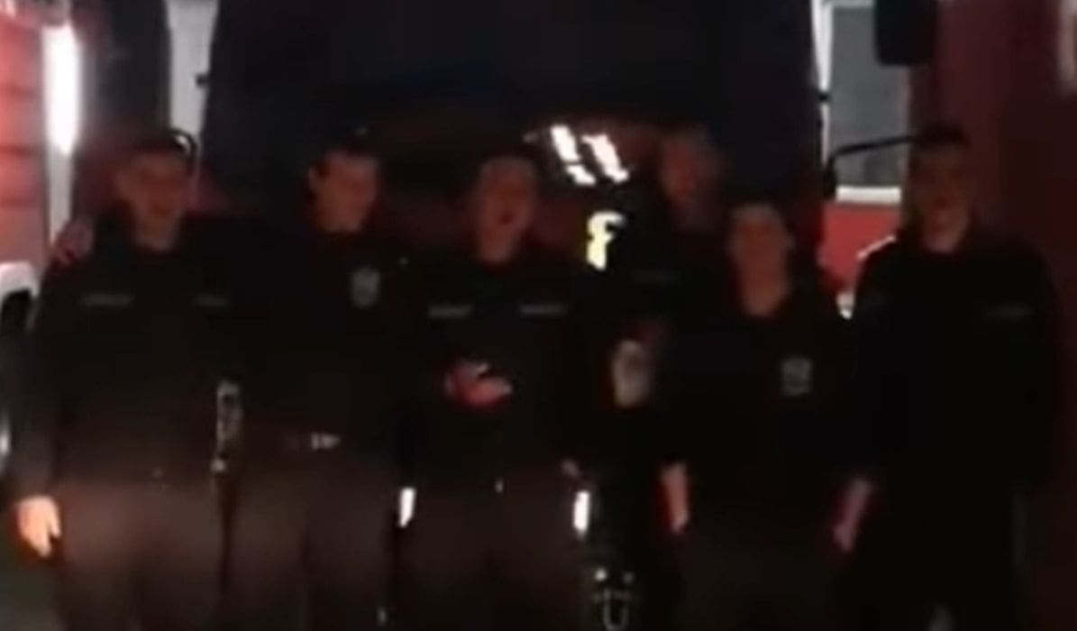 "Moja domovina" u novom ruhu: Brojni splitski glazbenici i vatrogasci u izolaciji zapjevali