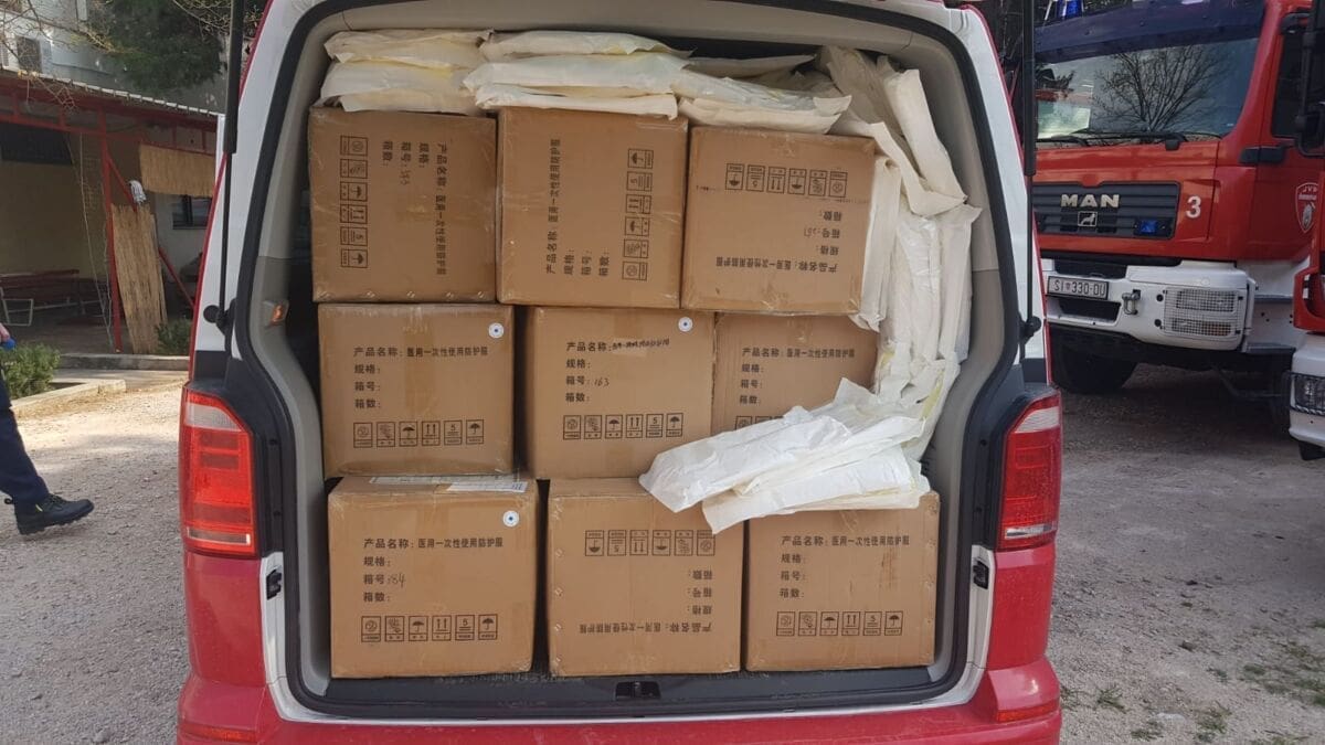 Stožer CZ Šibensko-kninske županije podijelio zaštitnu opremu