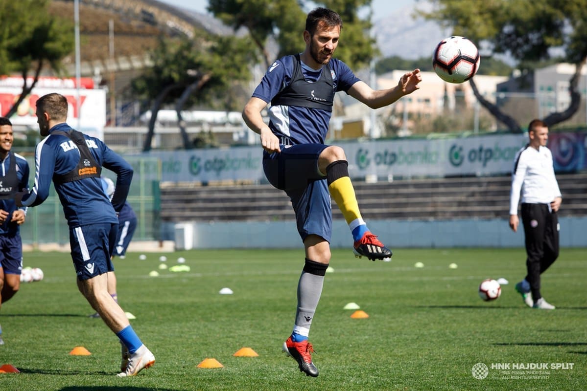 IPAK SE KREĆE Bijeli se vraćaju treninzima