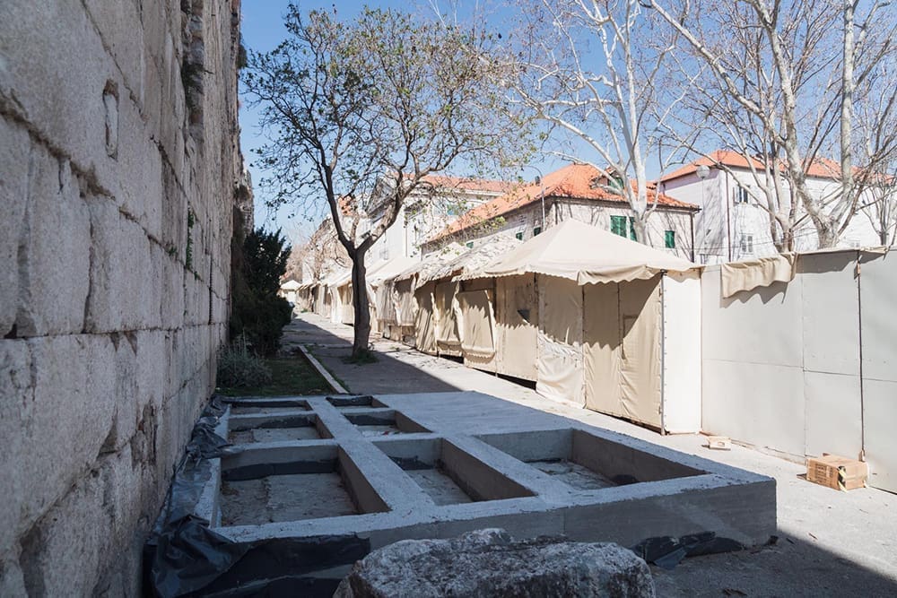 MISTERIJ RIJEŠEN Evo što se to 'ziđa' uz sam zid Dioklecijanove palače