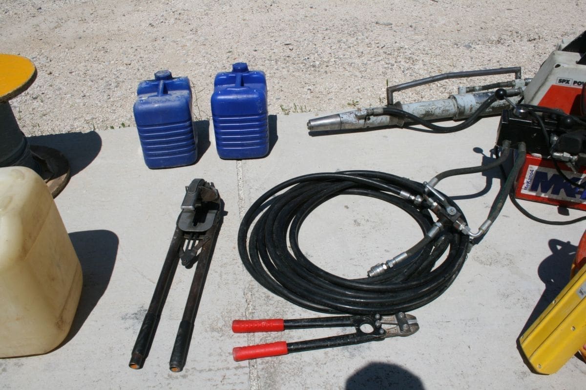 UKRALI PREKO 150 TISUĆA KUNA ALATA Uhićena dva mladića