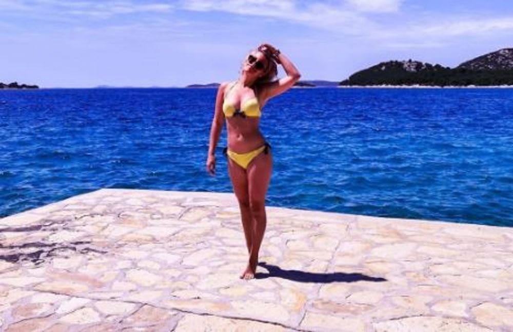 Glumica Katarina Baban pokazala zavidnu liniju u kupaćem kostimu