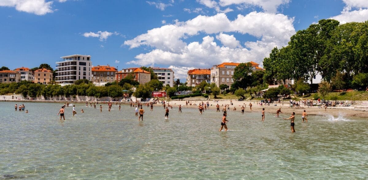 KRCATE BAČVICE Nedjelja donijela prvi "masovni" kupanjac: Oproštaj od svibnja i klimatološkog proljeća