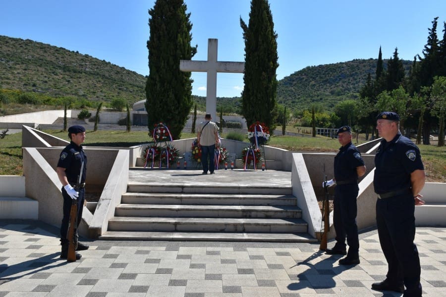 Izaslanstvo Šibensko-kninske županije odalo počast hrvatskim braniteljima uoči Dana državnosti