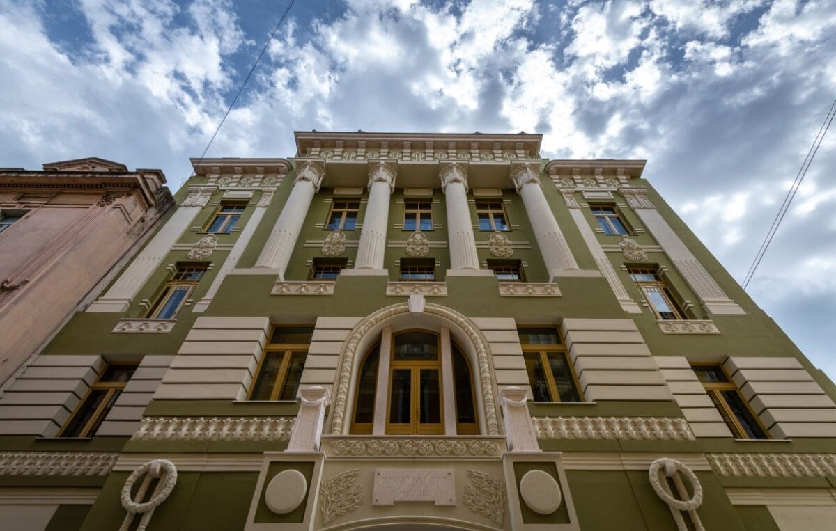 MLADI PIJANISTI U SPLITU Ovaj ciklus poklon je građanima Splita, a posebno djeci i njihovim roditeljima