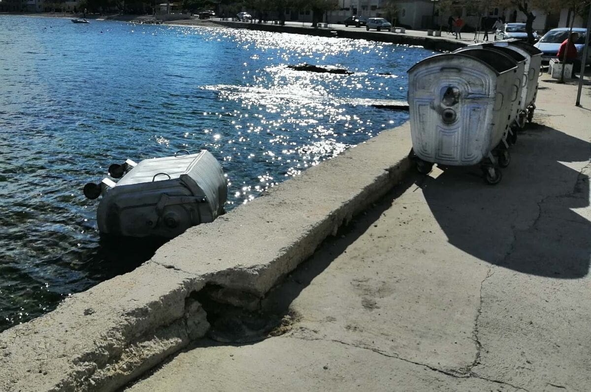 Za kaštelanske kontejnere nema dvojbe - sezona "kupanja" je počela