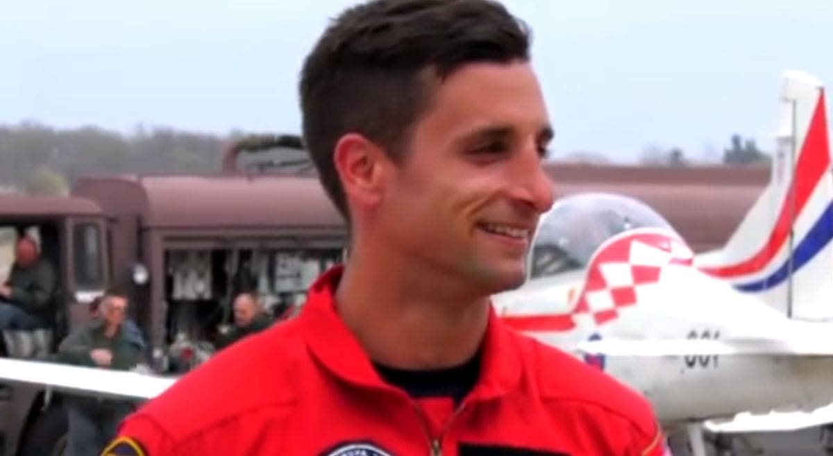 DIRLJIV OPROŠTAJ Novković je bio član Krila Oluje, pogledajte video snimljen nakon prvog leta
