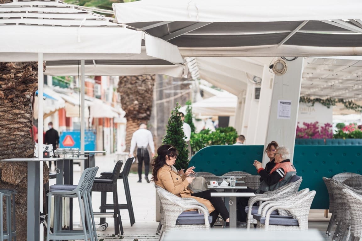 DR. UJEVIĆ: "Nije najlogičnije da se škole zatvaraju, a kafići su nam puni"