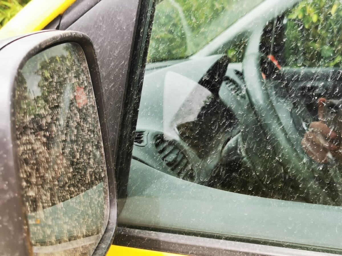 pijesak-kisa-blatnjava-blato-prljavo-automobil(1)