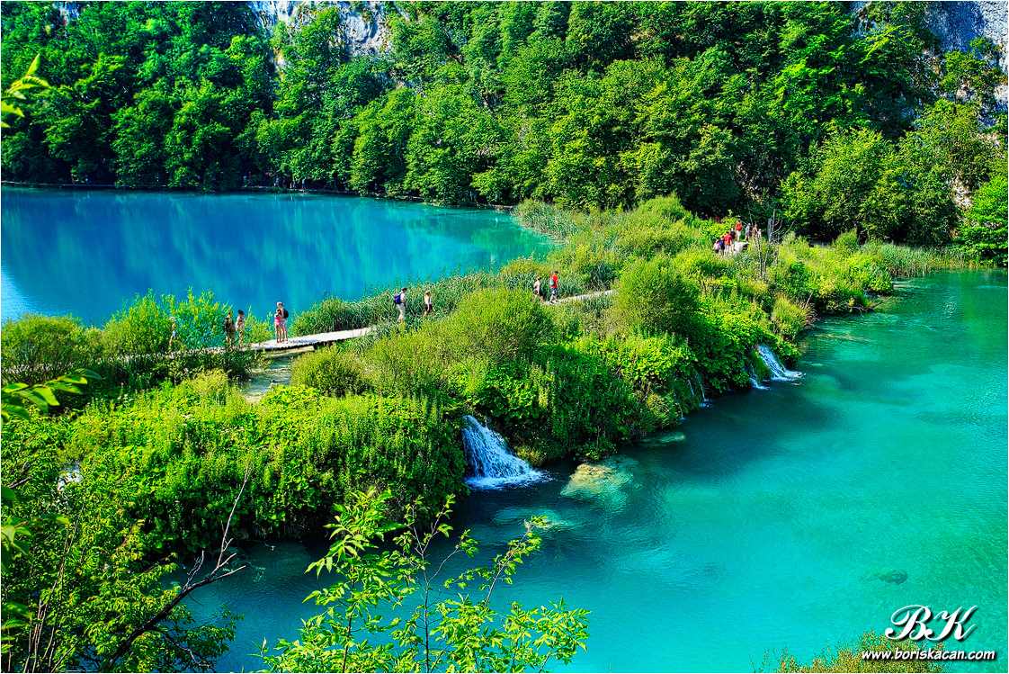 Medvjed sinoć napao čovjeka na Plitvicama