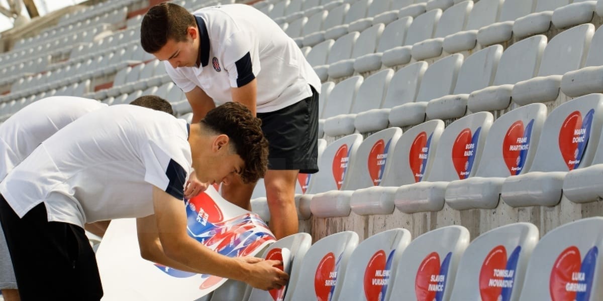 AKCIJA SE NASTAVLJA Ako želite imati ime u crveno-plavom srcu, postanite pretplatnik