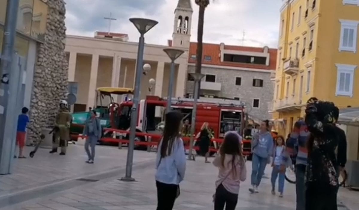 VATROGASNA VOZILA SE SJURILA U MARMONTOVU Doznali smo o čemu se radi