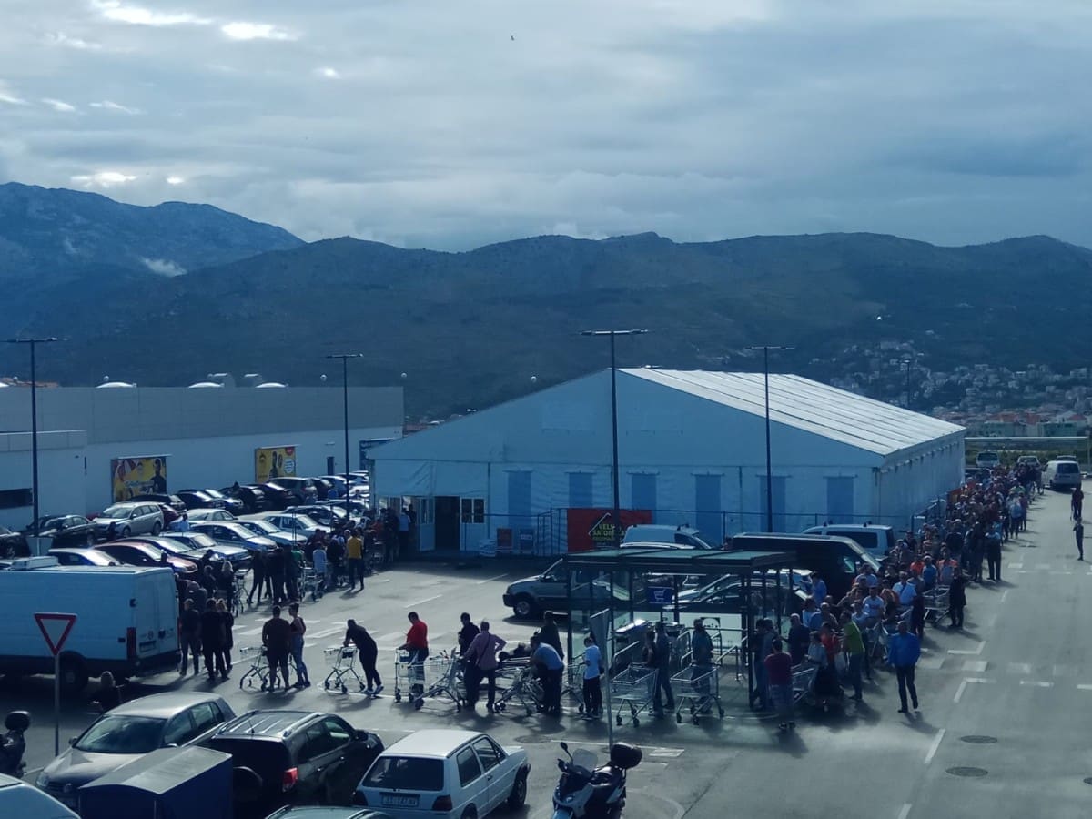 LUDILO NA SIROBUJI Za bušilicu, mikser i glačalo čeka se red do Stobreča