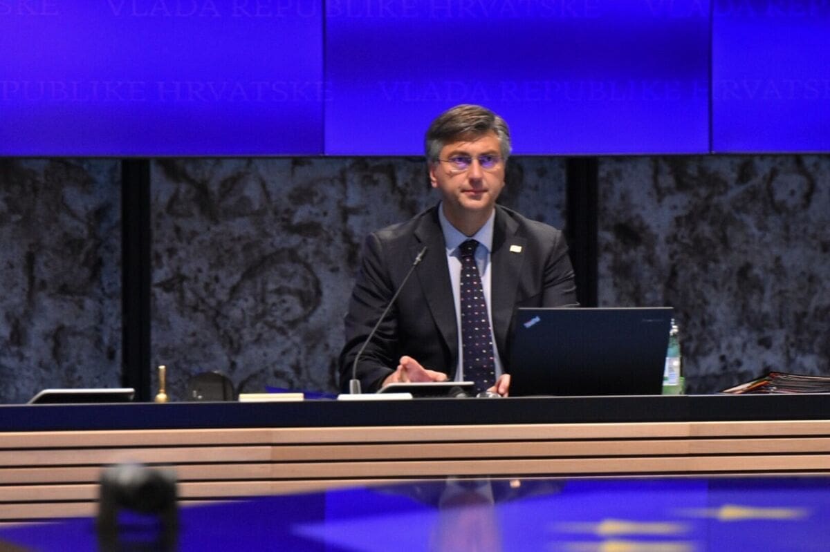 S Cro karticom usluge privatnog smještaja, agencija i chartera, otvoreni pomorski granični prijelazi