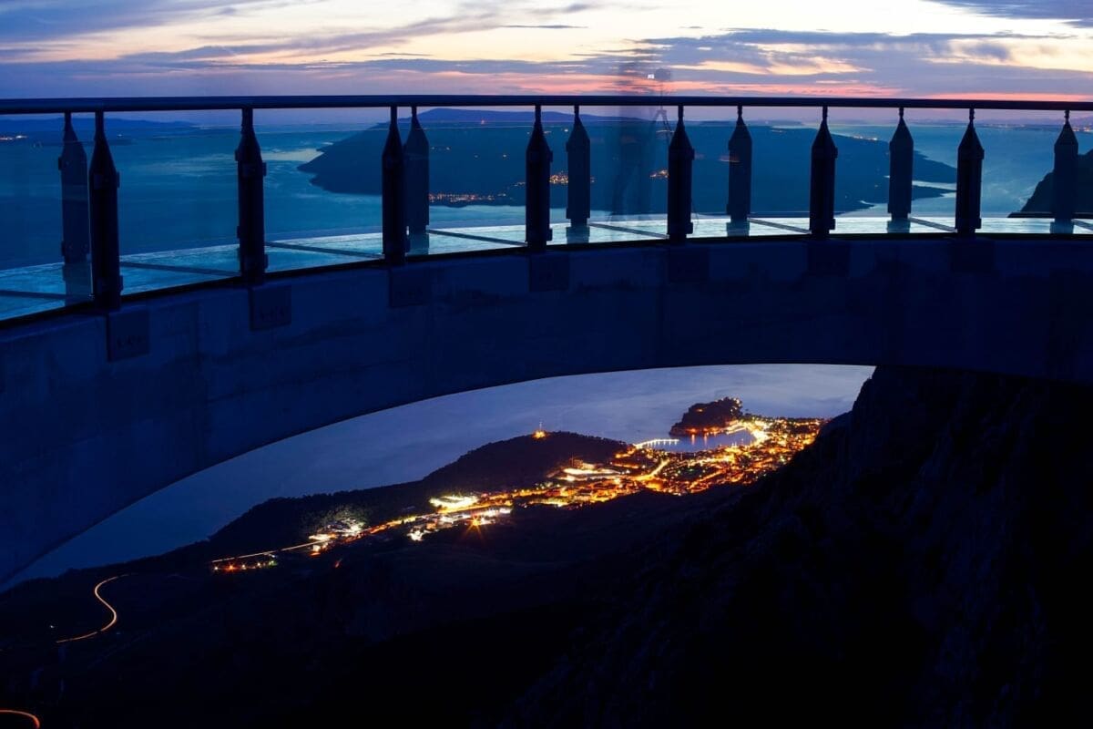 ČISTA ČAROLIJA Znate li kako izgleda noćni pogled s biokovskog Skywalka?