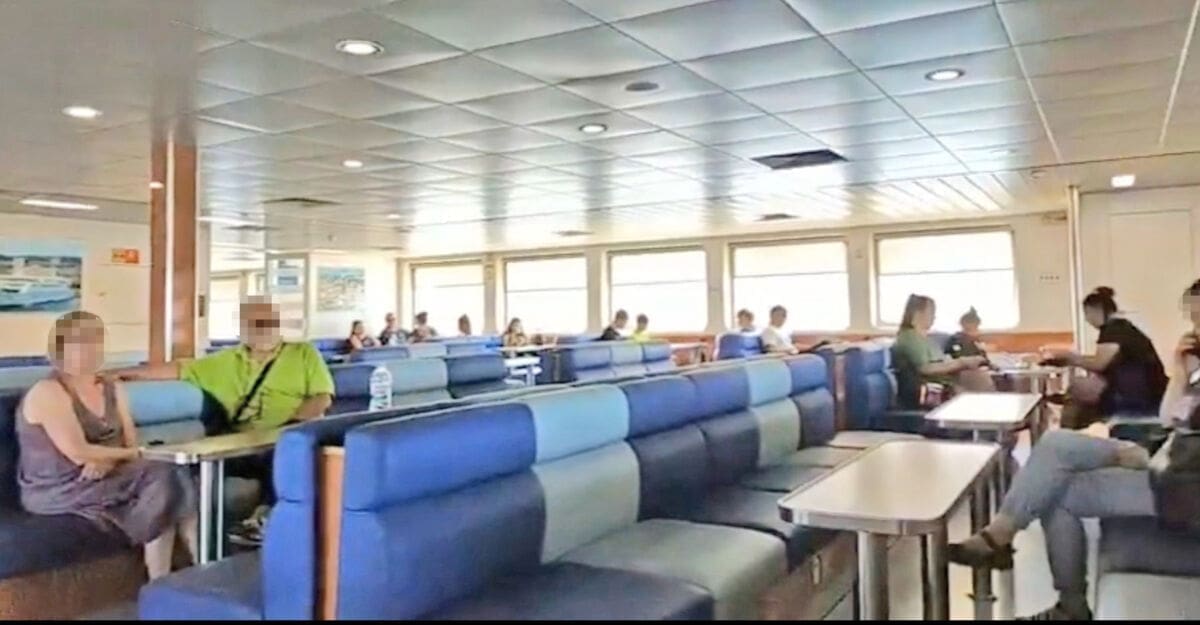 Na trajektima se skoro nitko ne drži obveze nošenja zaštitnih maski