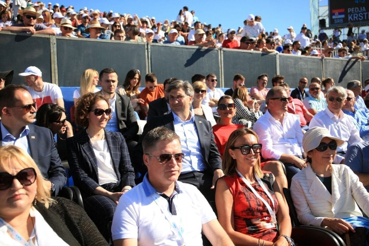 Raste broj zaraženih u Zadru: Vozač s Adria Toura pozitivan na covid