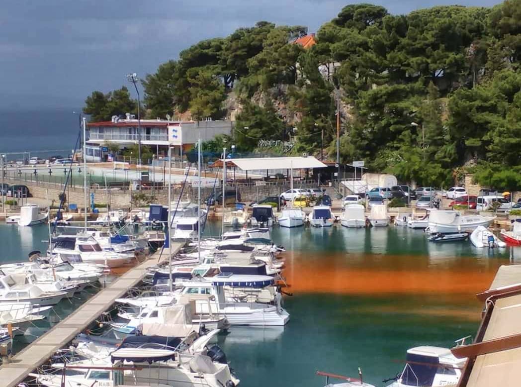 MORE NA ZENTI POPRIMILO NARANČASTU BOJU Splićani zabrinuti: "Što se događa?"