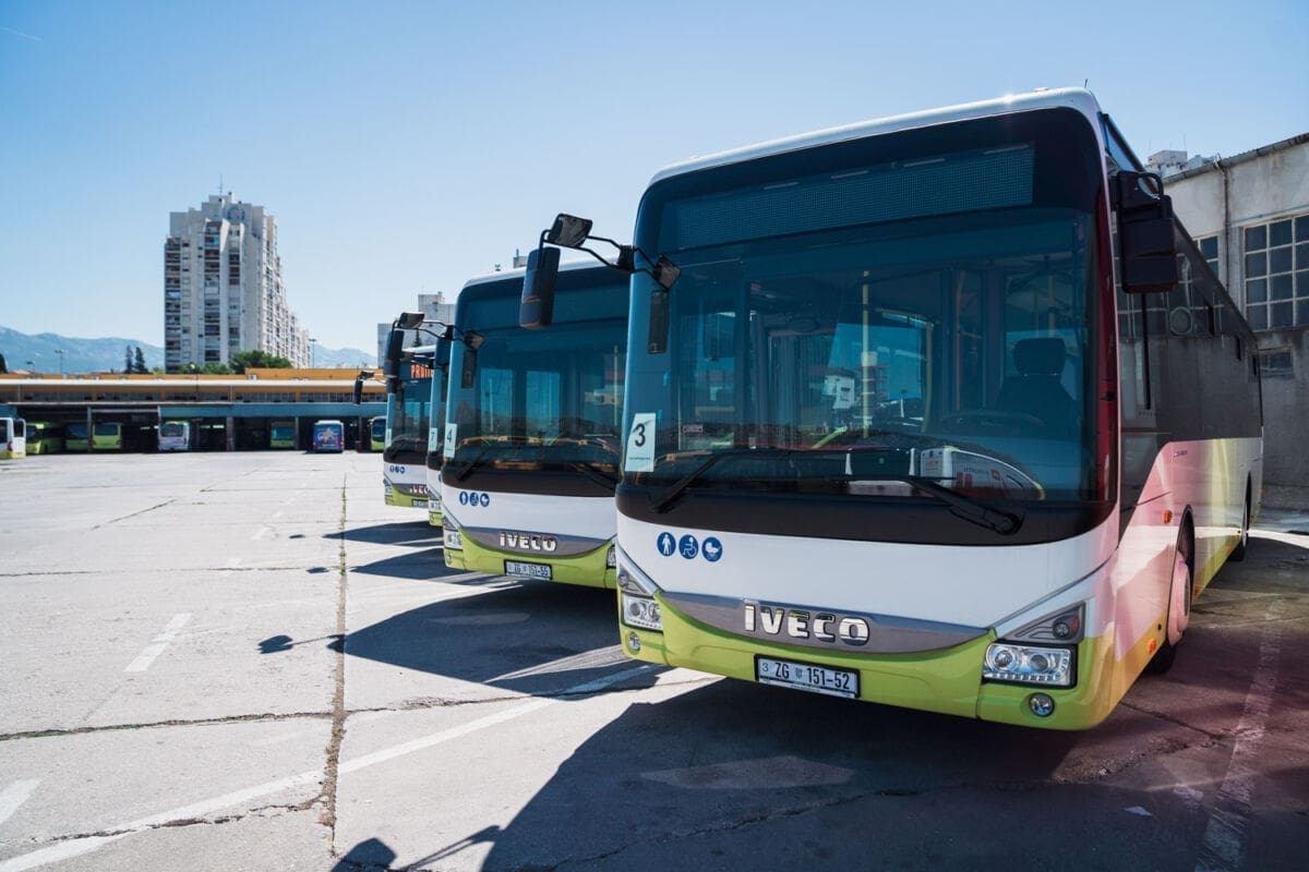 7-27-promet-autobus-iveco-1